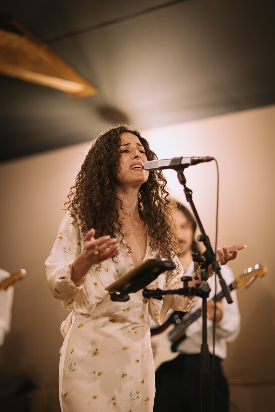Vocalista da Gala Grooves a cantar